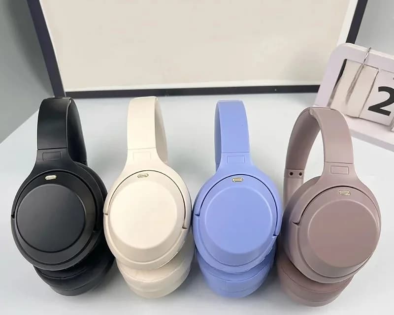 Bezvadu Bluetooth austiņas ar aizvērumu ap ausīm un aktīvo trokšņu slāpēšanu