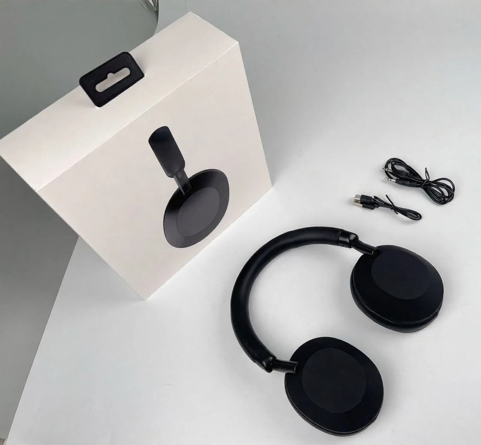 Bezvadu Bluetooth auss austiņas ar aktīvo trokšņu slāpēšanu